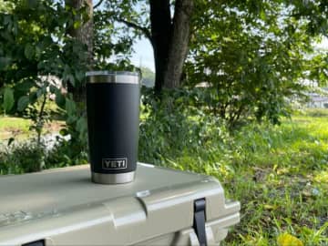 愛用歴3年「YETIのタンブラー」 日常でも使いやすすぎる＆気になる点も1つだけ！　キャンプギアレポート