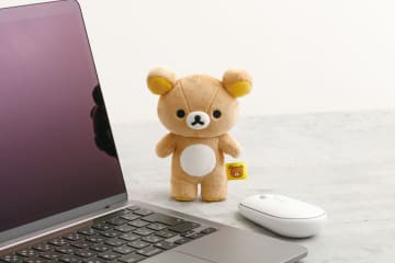 【リラックマ新商品】9月の注目アイテムは「立てて飾れるぬいぐるみ」超癒されるグッズをチェックしたよ♪