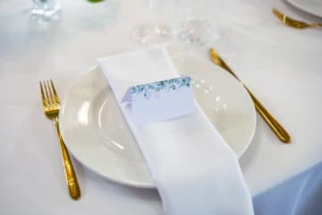 新婦の“おふざけ企画”に賛否両論。式を盛り上げるためテーブルに仕掛けたのは…→「すばらしいアイデア」「恥」