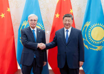 習近平主席、カザフスタン大統領と会談