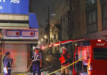 横浜の繁華街で火災、けが人なし　元飲食店から出火