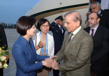 パキスタン首相、天津到着