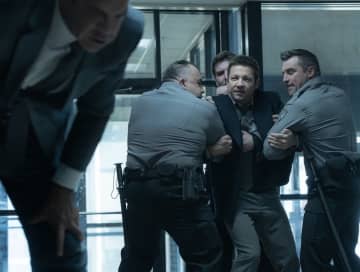 大事故から生還した“不死身俳優”ジェレミー・レナー主演 Paramount+『メイヤー・オブ・キングスタウン』S4特報