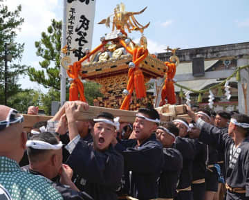 太鼓やしの笛　軽快な音色、響き渡る　鉾田の夏祭り　茨城