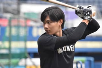 ロッテ・藤原、7年目で自身初の規定打席到達！栗原コーチ「追い込まれてからの対応、見極めができている」