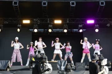 Girls²「a-nation 2025」初出演！新曲「LET ME DANCE」など3曲を披露！