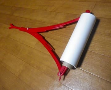 家で余りがちな物でコロコロの持ち手をDIY
