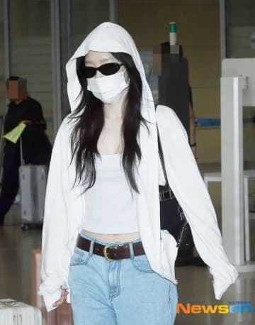 【PHOTO】少女時代 テヨン＆Red Velvet アイリーン、海外スケジュールを終えて帰国