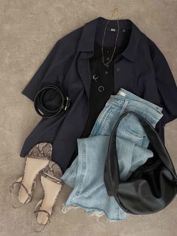 【UNIQLOのマニア愛用トップス】が優秀！「秋の初めまで使えそう」「色味が絶妙で最高」