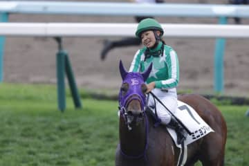 【札幌7R】小林美駒騎乗 ミニョンマルーンが人気に応える