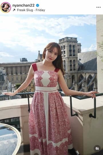 小嶋陽菜37歳、超ミニショーパン姿で...セレブなマルセイユ休日にドキッ「最高に可愛いすぎる～」