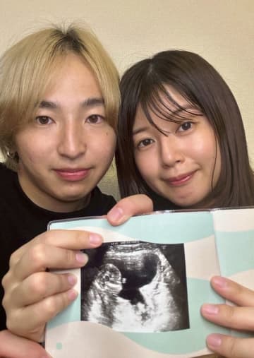 元ものまねタレント・小林礼奈の第2子妊娠報告の裏にあった『感動秘話』。娘に「お姉ちゃんになる事を諦めさせた」過去を乗り越え…