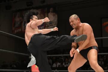 【DDT】鈴木みのるがMAOを退け、UNIVERSAL王座V4！正田壮史の挑戦表明に怒りの受諾