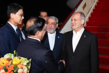 イラン大統領、天津到着