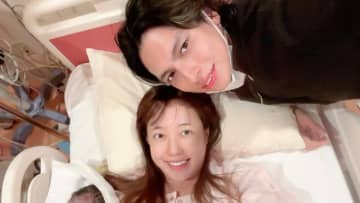 川崎希 生後2ヵ月の第3子“ググガガちゃん”が「半分ずつ似てて…」長男・長女の赤ちゃんの頃との比較ショット公開！「なかよし3きょうだい」