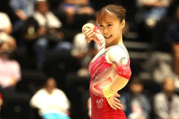 「腹筋すげえええ!!」体操女子・杉原愛子がバキバキ肉体美公開！ 体脂肪率８％に衝撃「消費税より少ない」「女性で10％切るのは凄い」