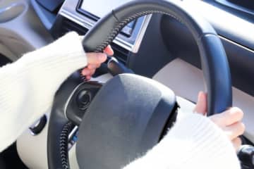 「新車欲しかったが100万超えると払えない」ボロボロの車に乗り続けた女性、10年ローンでつかんだ幸せ