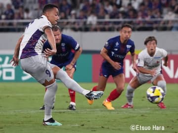 FC町田と長友佑都に厳しいエルサルバドル人レフェリーはカタールW杯｢ドイツ撃破｣の恩人【北中米W杯のために｢日本に招待したい｣審判員たち】(1)