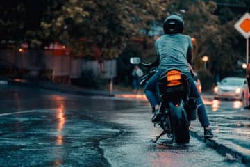 厚手210Dで雨／紫外線／風から守る。Tatatooバイクカバーをおトクに入手!〈8/29〜9/4〉