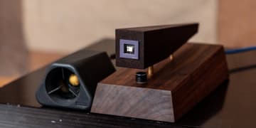 クラファン中の京セラ圧電型スーパートゥイーターを聴いた！往年の“ムラタ”とも比較検証