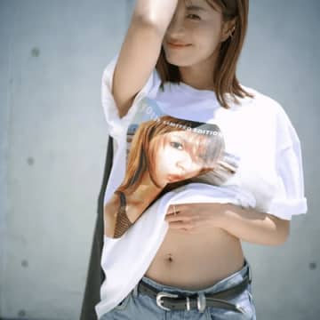 新山千春、44歳と思えぬ腹チラショットに「素敵過ぎる」