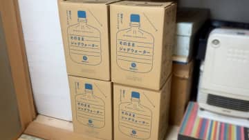 変形してウォーターサーバーに！キャンプで使える備蓄水「そのままジャグウォーター」【動画ライター】