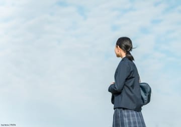 なぜ「いい人の仮面」をかぶってしまう？中高生がクラスで“本当の自分“を出せない理由
