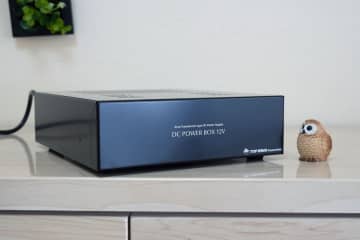 【レビュー】「圧倒的な多幸感」トップウイング、国内製造のDCリニア電源「DC POWER BOX」使ってみた