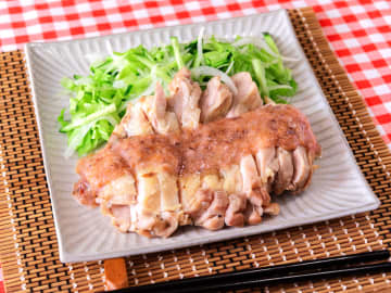【鶏もも肉レシピ】レンジで簡単「さっぱり蒸し鶏」夏にも最適！