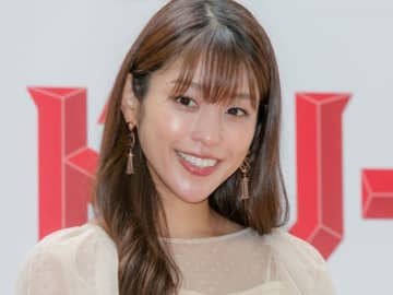 美女フリーアナウンサー33歳、1歳娘とプールを満喫　水着姿にも反響「お顔が小さいなあ」「何から何まで可愛い」