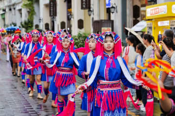無形文化遺産パレードが観光客を魅了　中国・海口市