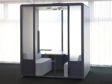 イトーキら、太陽光パネル板ガラスをそのまま家具に再利用