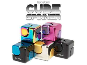 キューブが高速回転して輝く！　石川玩具「CUBE SPINNER」発売中