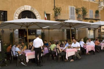 「赤ちゃん扱い」されないための食事マナー　イタリア人が軽くバカにしてくるNG行為とは
