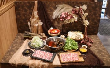 【食レポ】しゃぶしゃぶ温野菜でこの秋は“鴨づくし”! 2種のだしで鴨肉のウマさ高まる「特製だしで楽しむ 鴨すき/九条ねぎと楽しむ 鴨しゃぶ」と、「林檎のクレマカタラーナ」を一足先に食す!