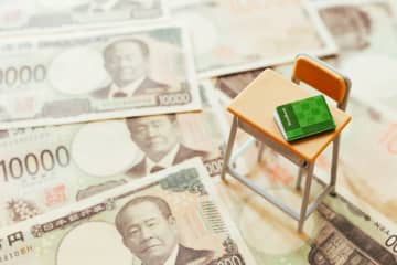 公立はすでに授業料が無償化、来年からは私立も実質無償に？ 私立と公立、実際にかかる費用の差ってどのくらい？