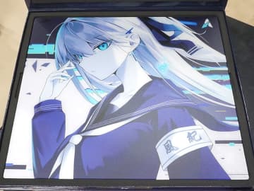 風紀委員の限定アートが描かれたガラスマウスパッド「Avus Gear First Edition UWI うい」