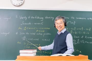 大学教授は“年収が高い”という噂は本当？国公立と私立で平均年収は大きく変わる!?