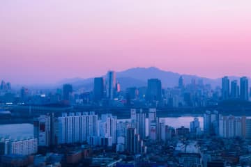 ソウル龍山区の統一教会の建物の屋上に旭日旗？「不快」と苦情相次ぐ＝韓国ネット「こんなに堂々と…」
