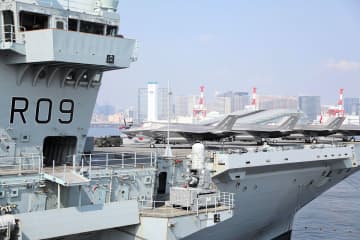 【動画あり】英空母プリンス・オブ・ウェールズ、東京で艦内を公開　応募4万人、当選の90人が見学