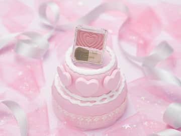 キャンメイクから40周年記念カラーのチーク出た♡キュンと甘くてかわいいピンクカラーは要チェック。
