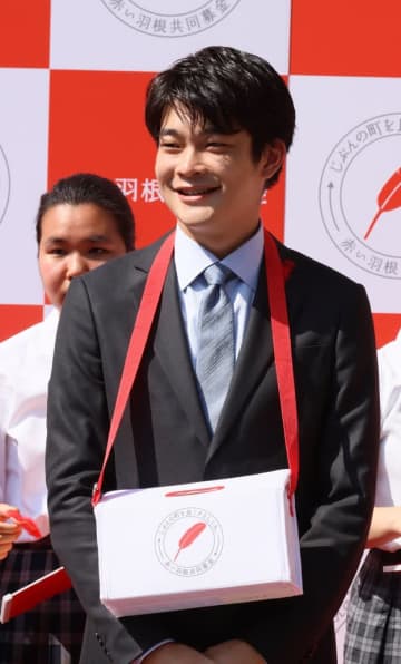 【べらぼう】小田新之助役・井之脇海が心境を明かす「ふくを愛すことができ…」→クランクアップ姿に「やっと親子3人…」「でも寂しい」SNS涙