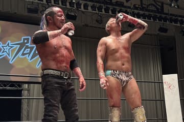 血まみれの10周年――渡瀬瑞基、蛍光灯デスマッチで“生き様”を証明　葛西純の言葉に応えた夜「痛いだろ、でも生きてるだろ」