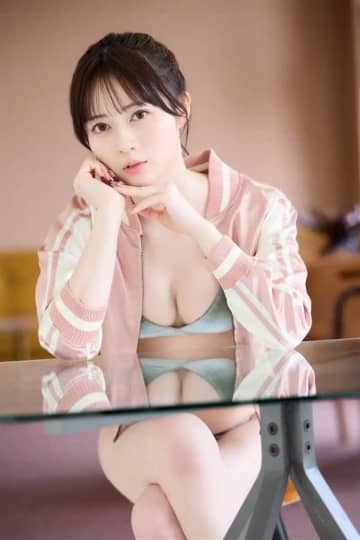 水瀬さららの最新デジタル写真集『全方位無敵彼女』がついに発売♡