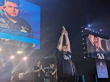 プロ格闘ゲーマーのMenaRD選手、自身の誕生日に「Pride of dominican culture award（ドミニカ文化の誇り賞）」を受賞ー「EVO 2025」の『スト6』部門で優勝