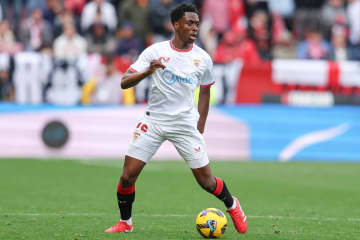 昇格組ハンブルガーSVが移籍期限迫る中でアーセナルからベルギー代表MFサンビ・ロコンガを完全移籍で獲得