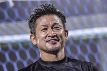 Jリーグを救ったキングカズの｢魂の一撃｣とシリア人レフェリーの｢3枚のレッドカード｣【北中米W杯のために｢日本に招待したい｣審判員たち】(2)