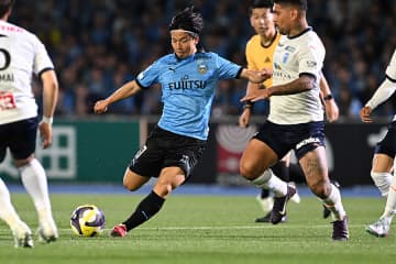 ”ブラインド弾”に自画自賛「止めるのは難しい」　3戦4発…ファンも仰天「海外でも見ないシュート」