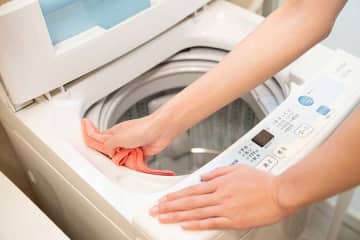 洗濯槽で見落としがちな「汚れが溜まりやすい場所」　プロが教える、カビを予防する習慣とは