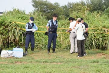 女子大生が死亡…慶応大生、航空部に所属　1人で搭乗したグライダー、高度350メートルまで上昇し墜落…川の中州に　東京六大学の大会開催中　事故機は慶応大所有